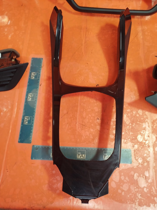✅BMW 220D M SPORT F44 2.0 DIESEL 2023 DASHBOARD AIR VENTS & CONSOLE TRIM PANEL - Image 2