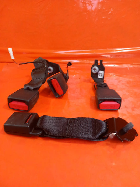 2020 BMW 2 Series F44 M Sport Rear Seat Belt Buckle Set 7456284 Warranty A386 - Image 2