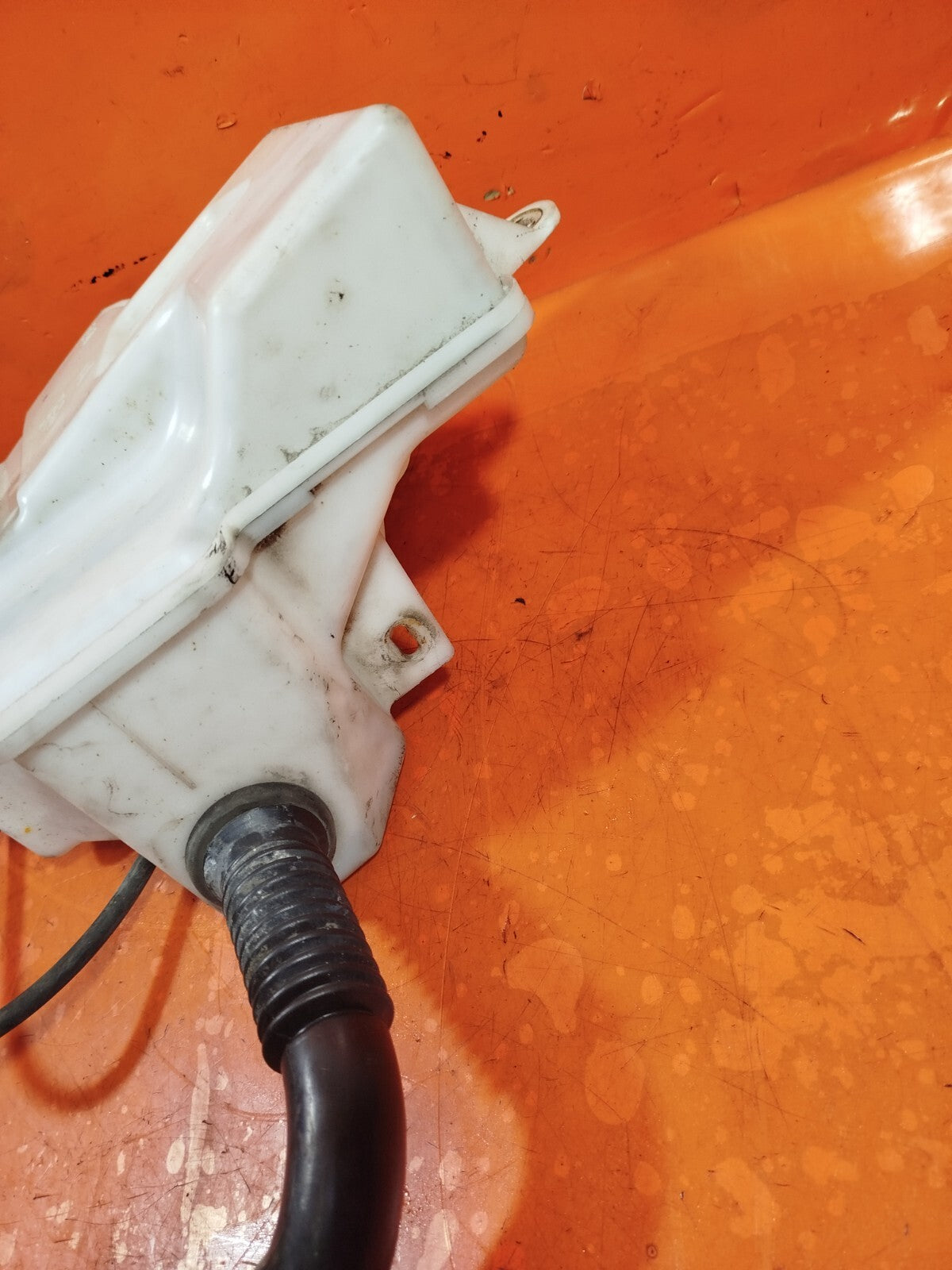 ✅2010 LAND ROVER DISCOVERY 4 L319 WINDSCREEN WASHER BOTTLE TANK AH22-17A645-BD - Image 7