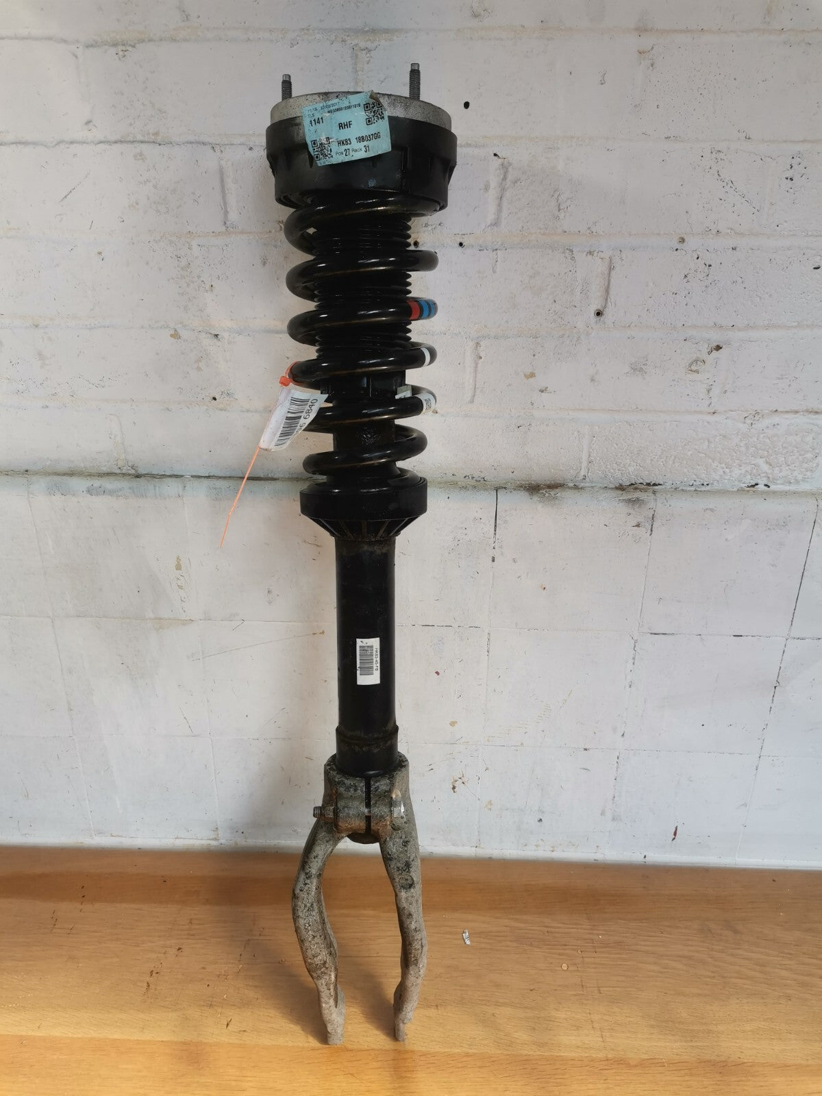 JAGUAR F-PACE X761 3.0 PETROL 2017 FRONT RIGHT SHOCK ABSORBER HK8318B037 A196 - Image 2