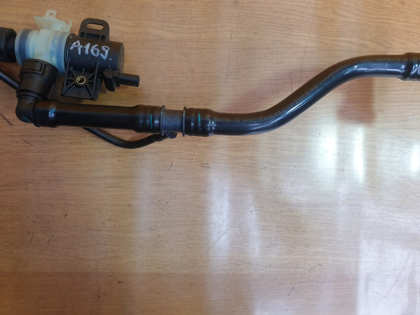 ✅2022 RANGE ROVER EVOQUE L551 BREATHER VALVE L8D29285A + WARRANTY A169 - Image 3