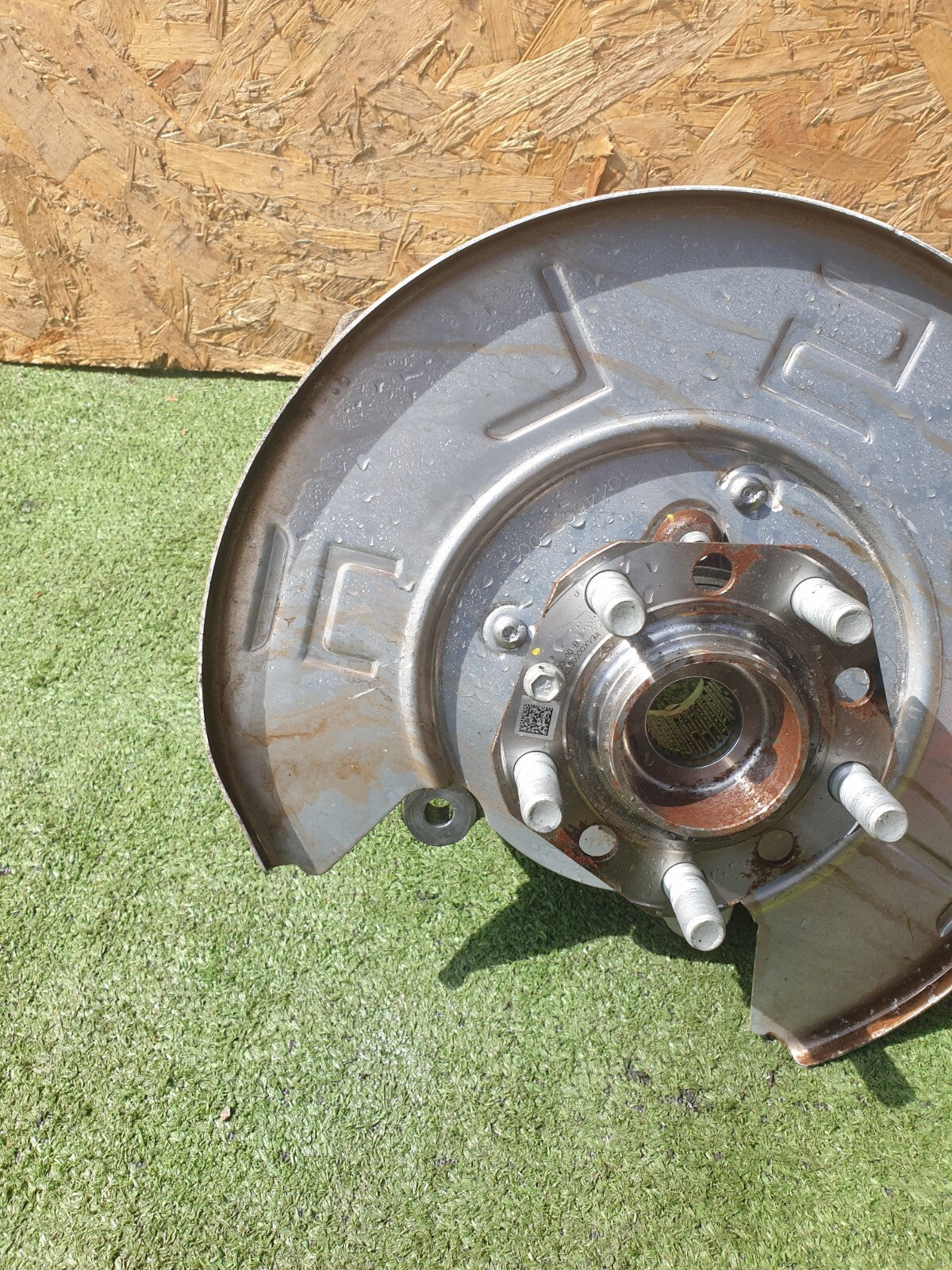 ✅2022 TESLA MODEL Y REAR LEFT WHEEL HUB 1044665-00-C + WARRANTY A172 - Image 2