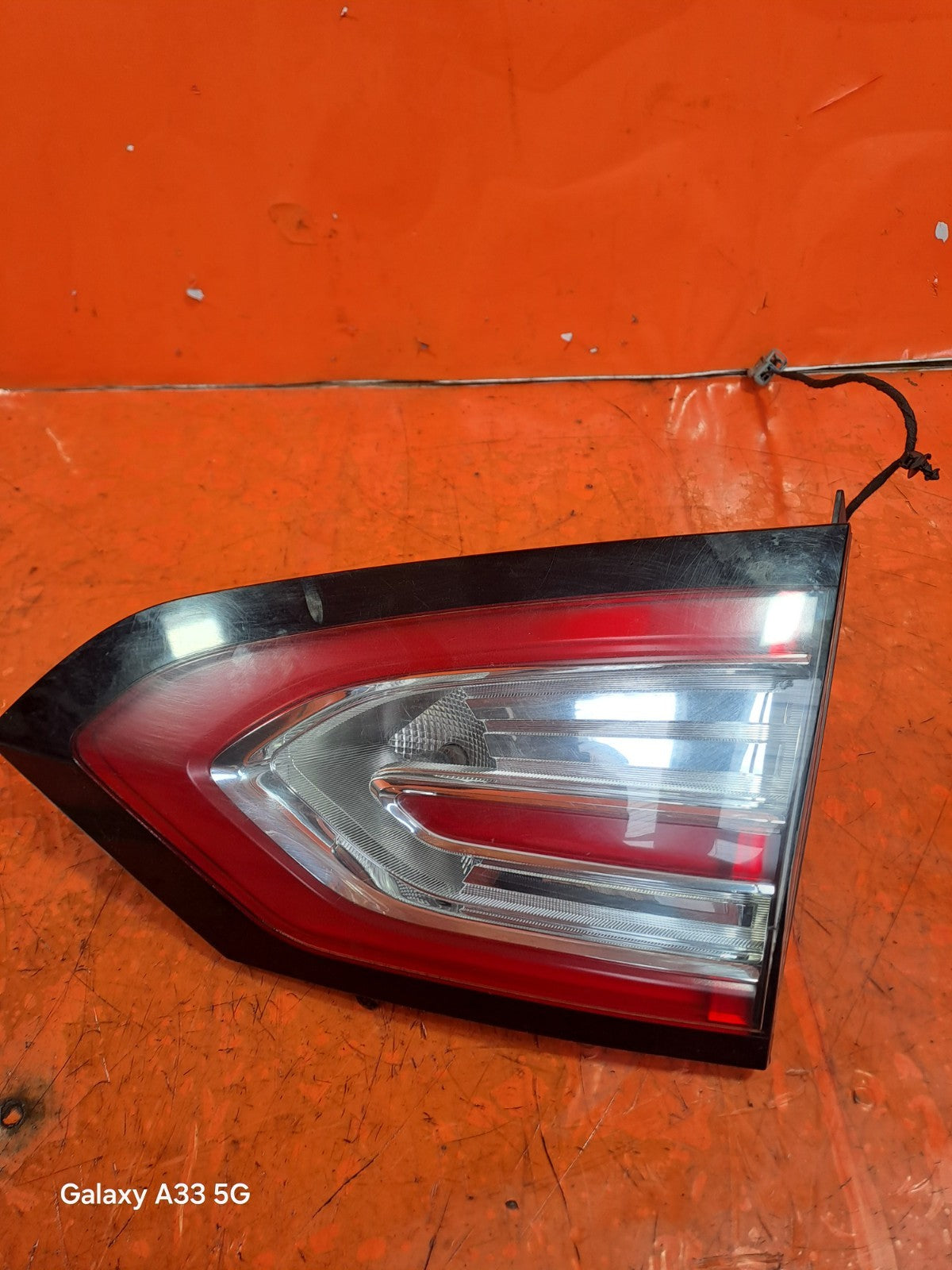 ✅FORD GALAXY ZETEC 2.0 DIESEL 2018 REAR RIGHT INNER TAIL LIGHT EM2B-13A602-AH - Image 2