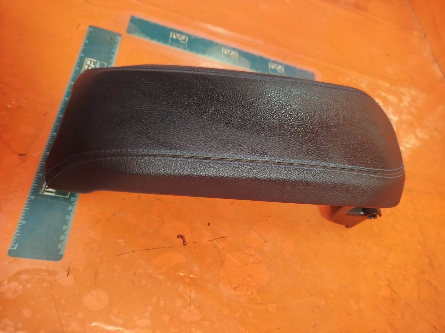 ✅BMW 220D M SPORT F44 2.0 DIESEL 2023 CENTRE CONSOLE LEATHER ARMREST Warranty - Image 2