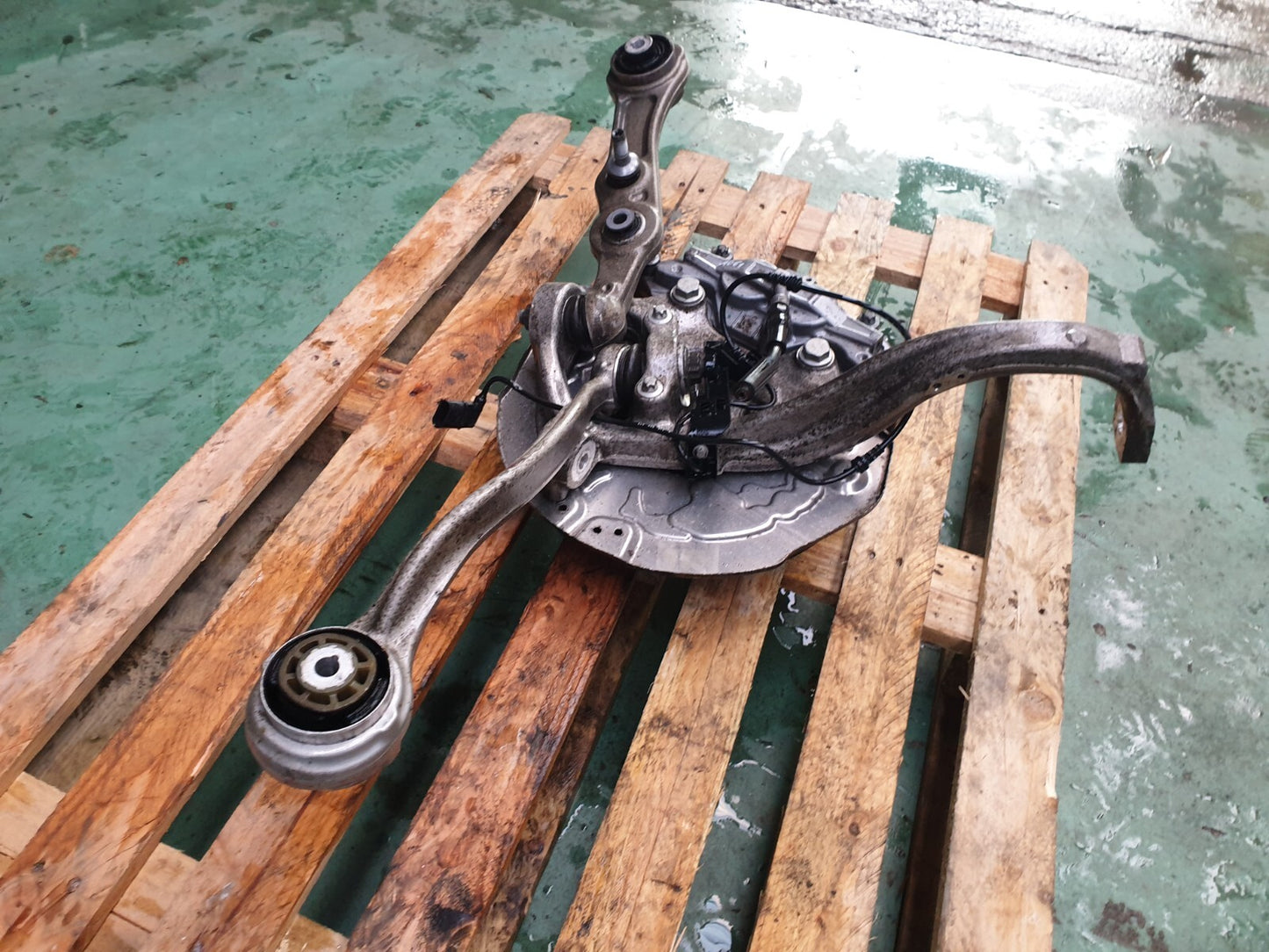 ✅2015 MERCEDES C CLASS W205 2.0P FRONT LEFT WHEEL HUB A2052100 A0004212112 A061 - Image 11