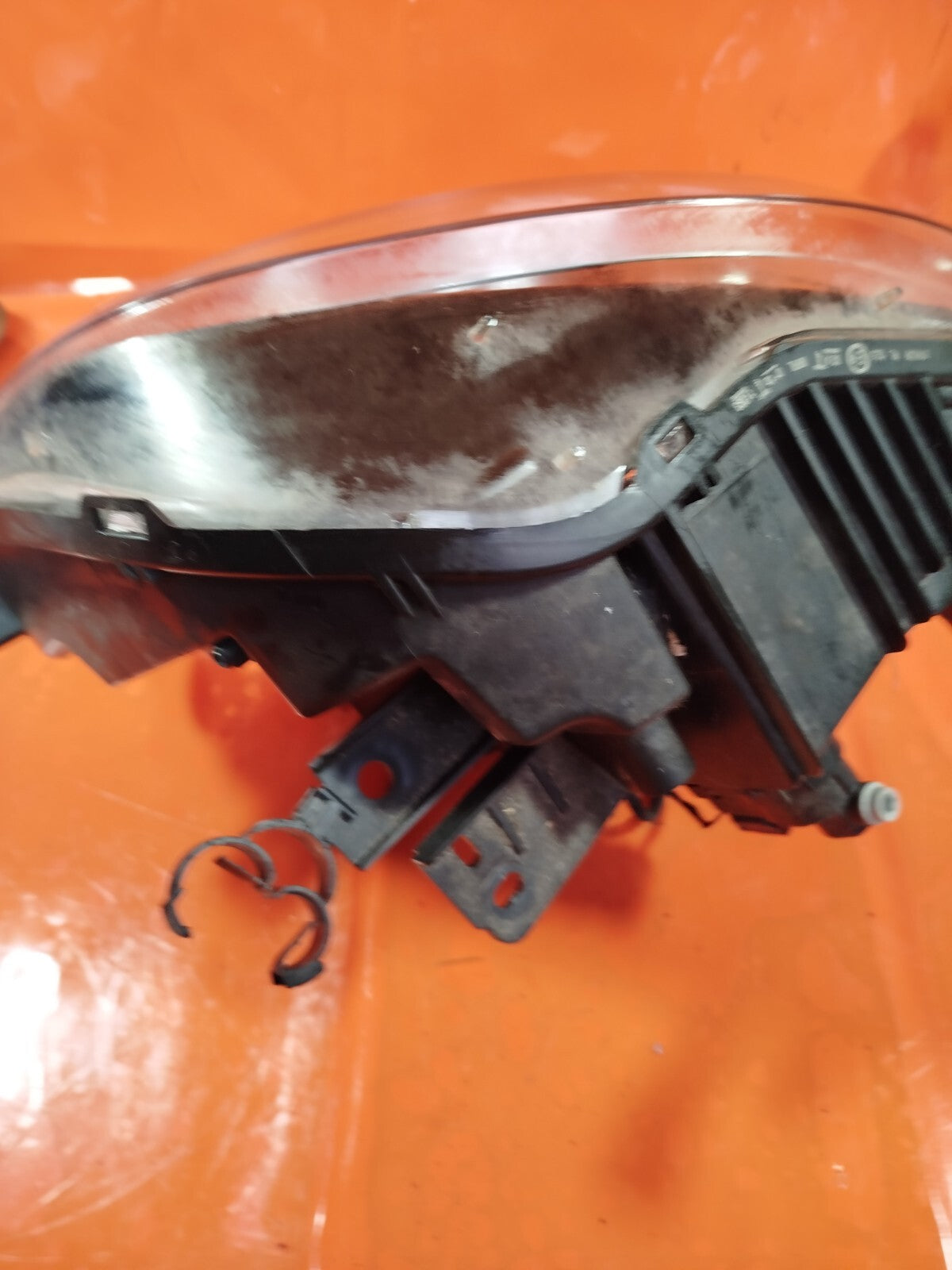 ✅SMART EQ FORFOUR 2020 FRONT RIGHT HEADLIGHT Broken Bracket - Image 4
