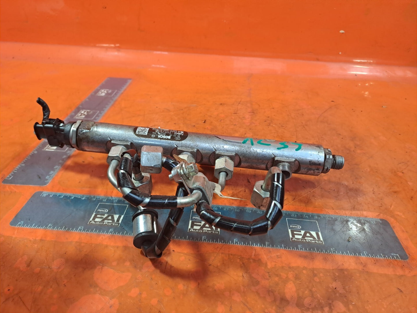 ✅2011 LAND ROVER DISCOVERY 4 L319 3.0D FUEL INJECTOR RAIL 9X2Q-9D280-FA A239 - Image 4