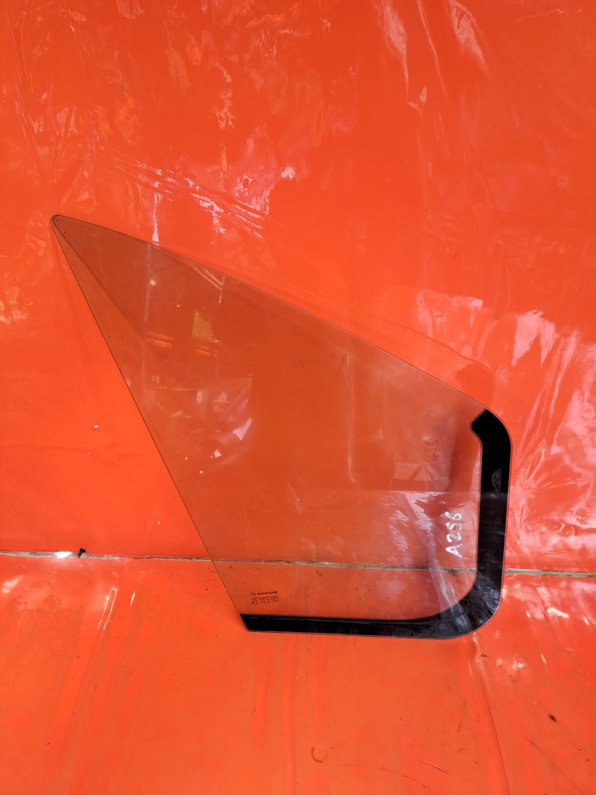 ✅RENAULT TRAFIC MK3 Sl27 1.6 DIESEL 2016 FRONT RIGHT DOOR QUARTER WINDOW GLASS - Image 3