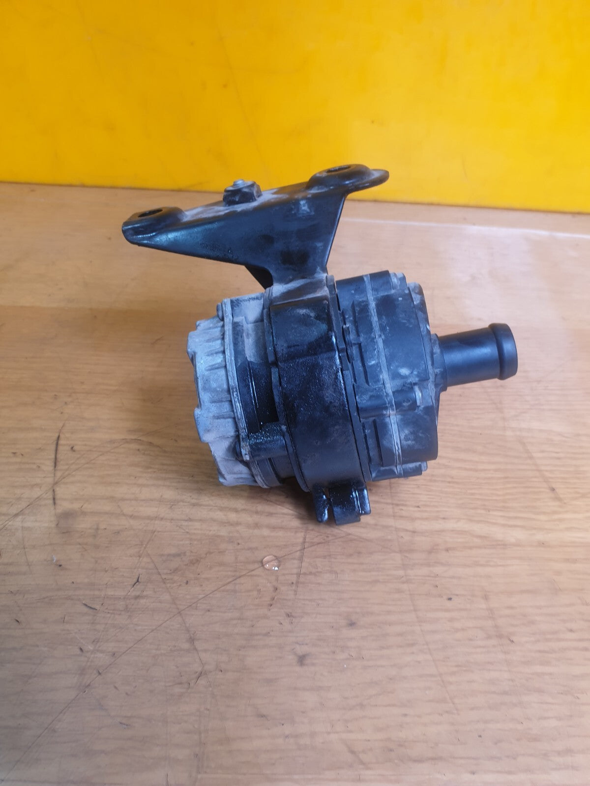 ✅AUDI A3 E-TRON 1.4 PETROL 2015 AUXILIARY WATER PUMP 5Q0819545A Warranty A204 - Image 2