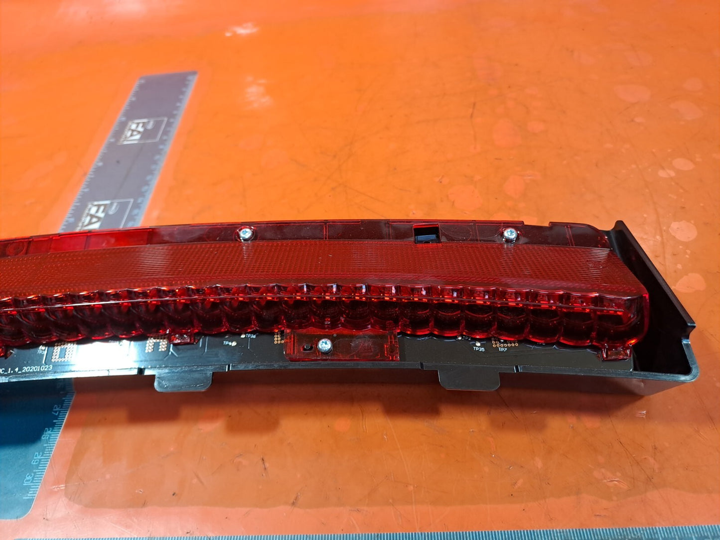 TESLA MODEL 3 LONG 2024 ADDITIONAL BRAKE LIGHT 1615202-00-C Warranty A207 - Image 12