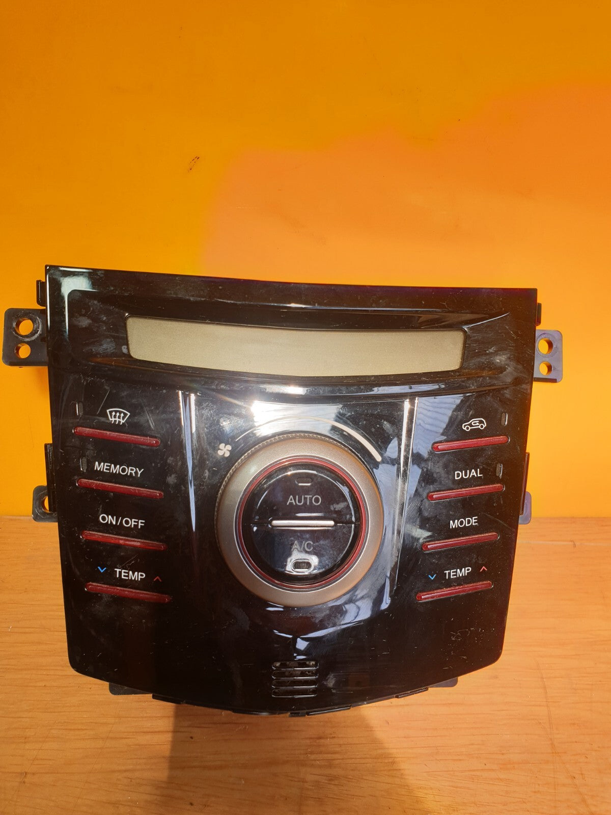 ✅2016 SSANGYONG TIVOLI XLV AIR CON HEATER CONTROL PANEL 68720-35200 + WARRANTY - Image 1