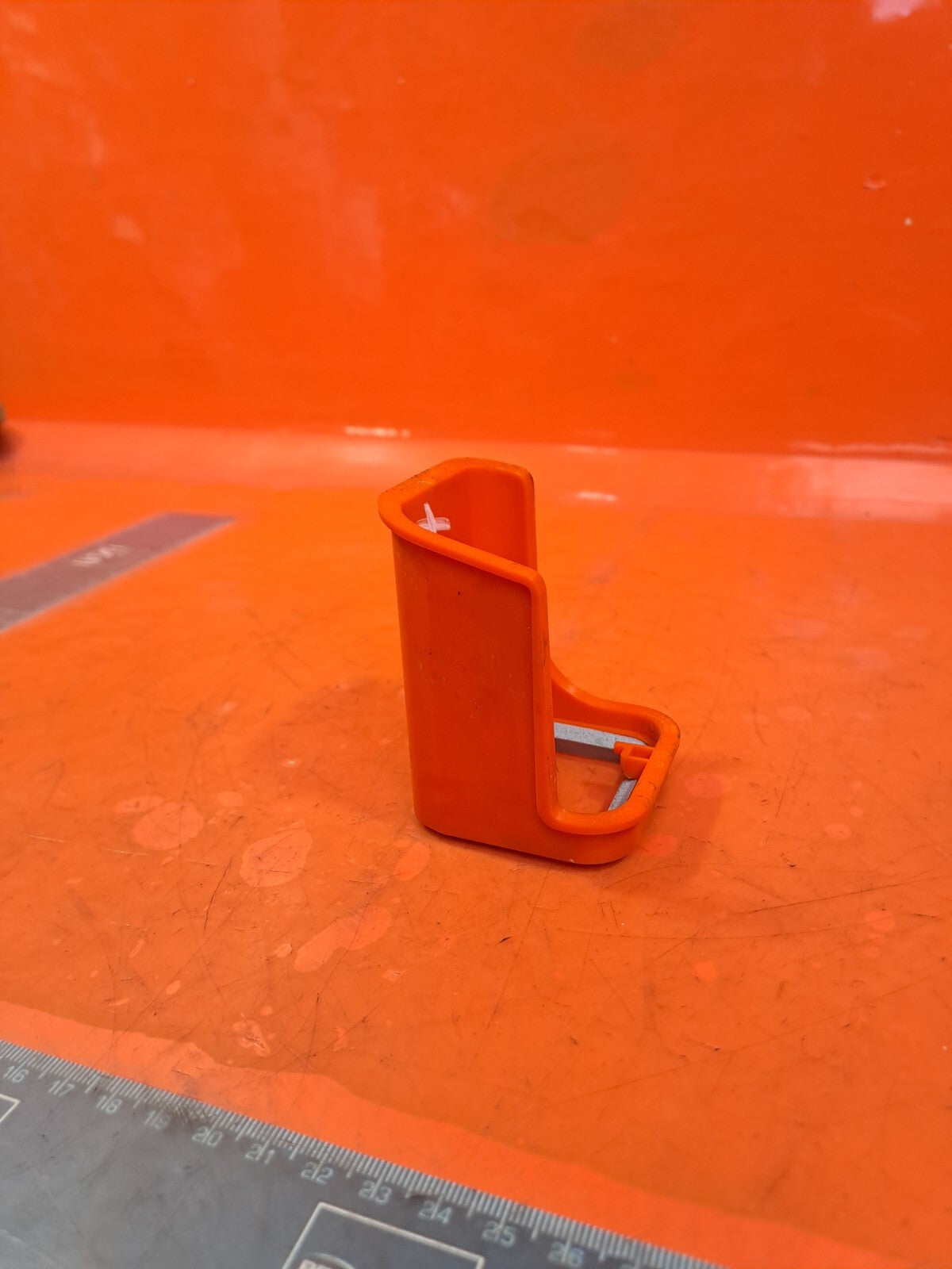 TESLA MODEL 3 LONG 2024 A/C COMPRESSOR CONNECTION WIRING COVER 1734193-00-A A207 - Image 5