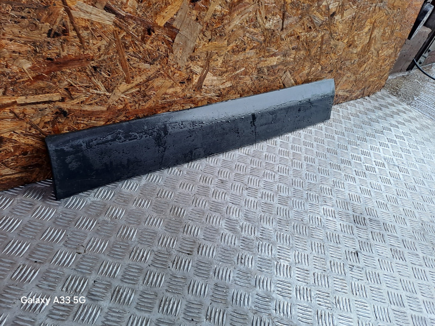 ✅Land Rover Discovery Sport Se Tech Td4 2.0 D 2016 FRONT RIGHT DOOR MOULDING - Image 4