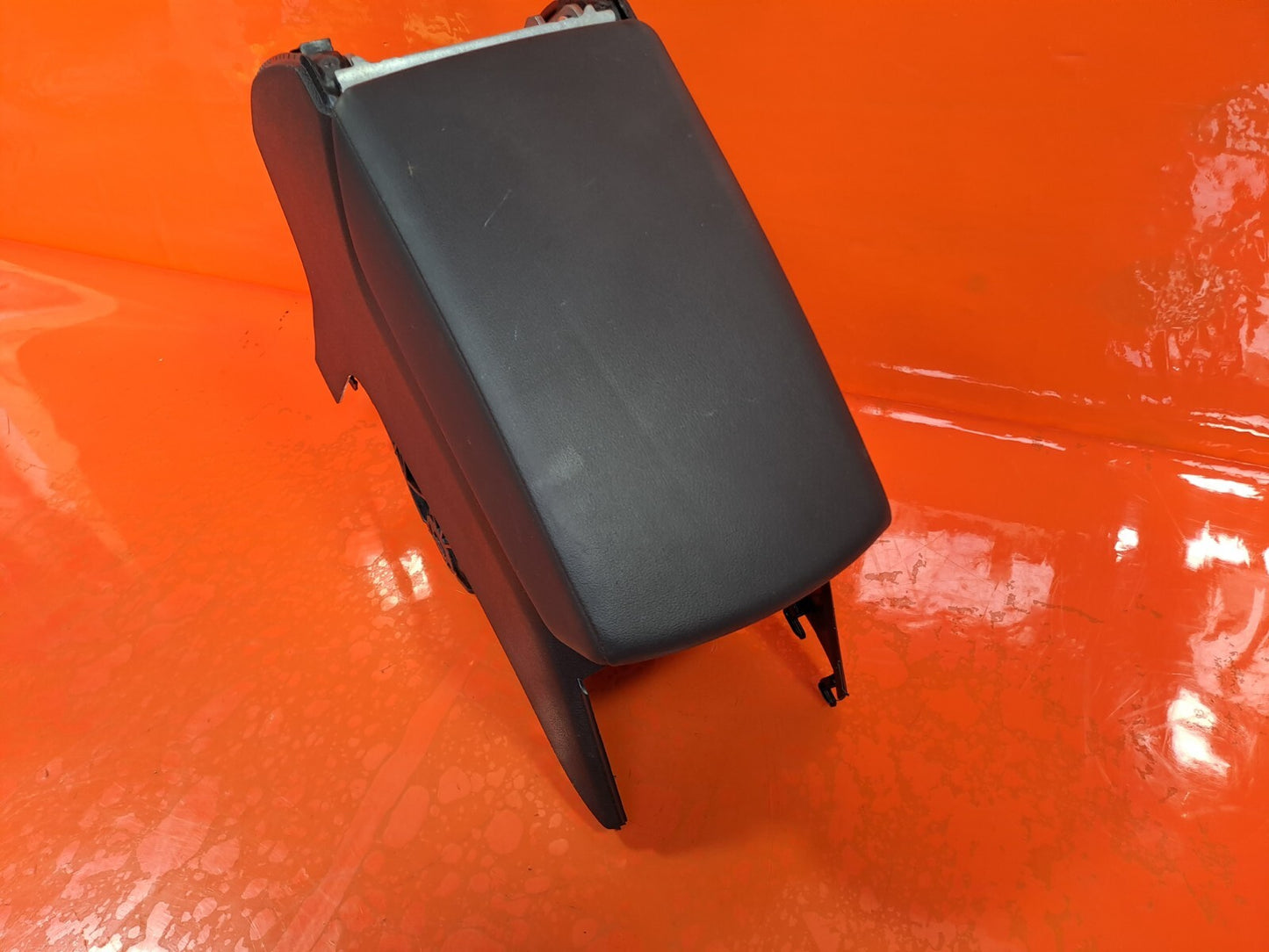 Cupra Leon VZ2 2023 1.4 Petrol ArmRest Assembly 5FA864207C Warranty A227 - Image 3