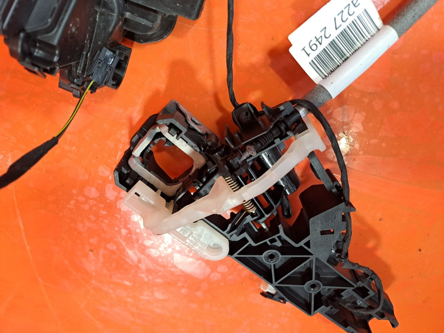 Cupra Leon VZ2 2023 1.4 Petrol FRONT RIGHT DOOR LOCK MECHANISM C6D-5TC837016D - Image 11