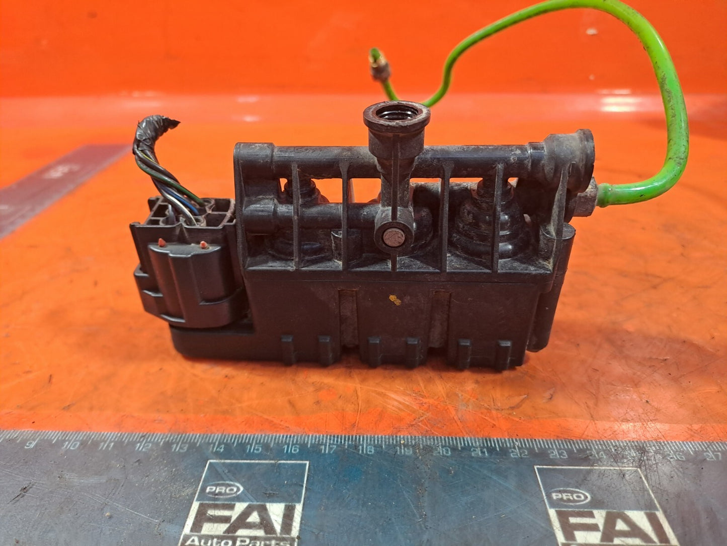 ✅2011 LAND ROVER DISCOVERY 4 L319 3.0D AIR SUSPENSION VALVE SOLENOID A239 - Image 1
