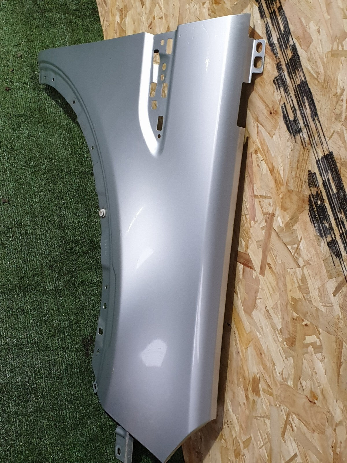 ✅2016 LAND ROVER DISCOVERY SPORT L550 2.0D FRONT RIGHT WING PANEL SILVER A118 - Image 4