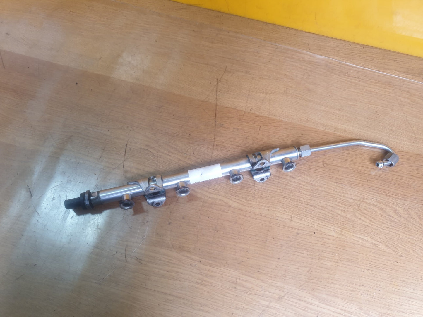✅AUDI A3 E-TRON 1.4 PETROL 2015 FUEL RAIL 04E133320D Warranty A204 - Image 5