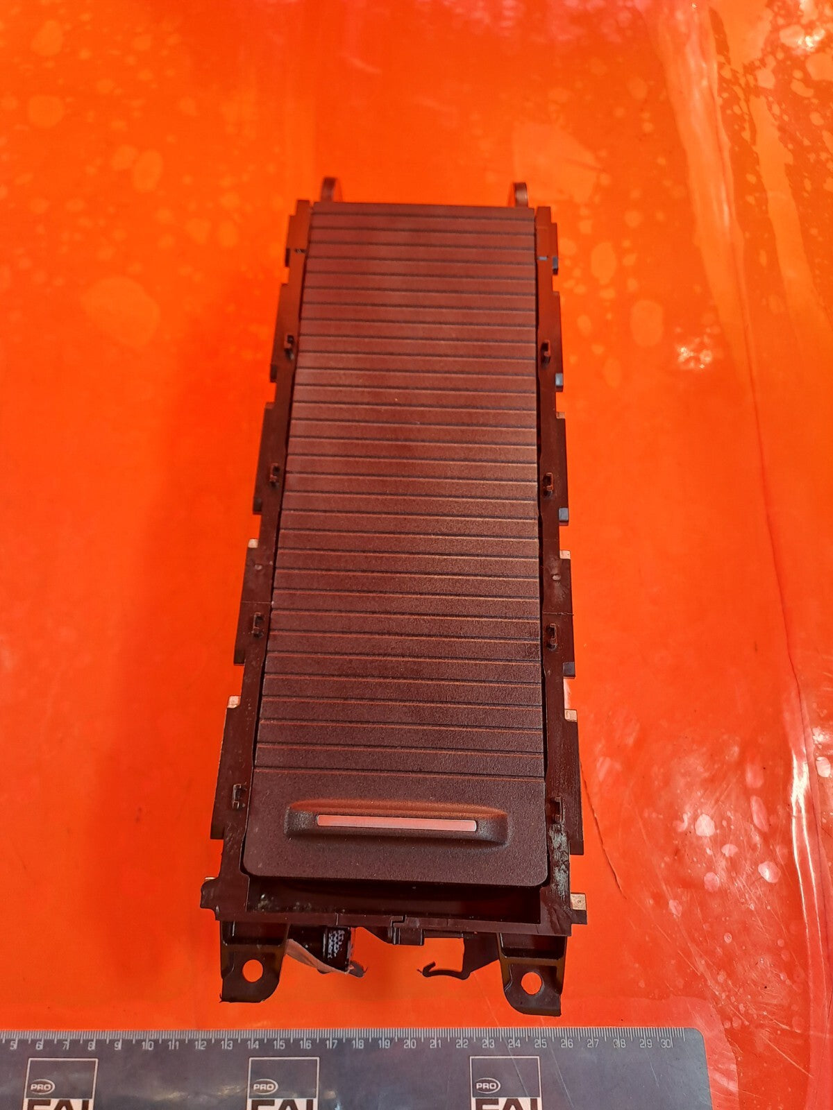 ✅FORD FOCUS ST-LINE 1.0 PETROL 2024 CENTRE CONSOLE STORAGE COMPARTMENT A267 - Image 2