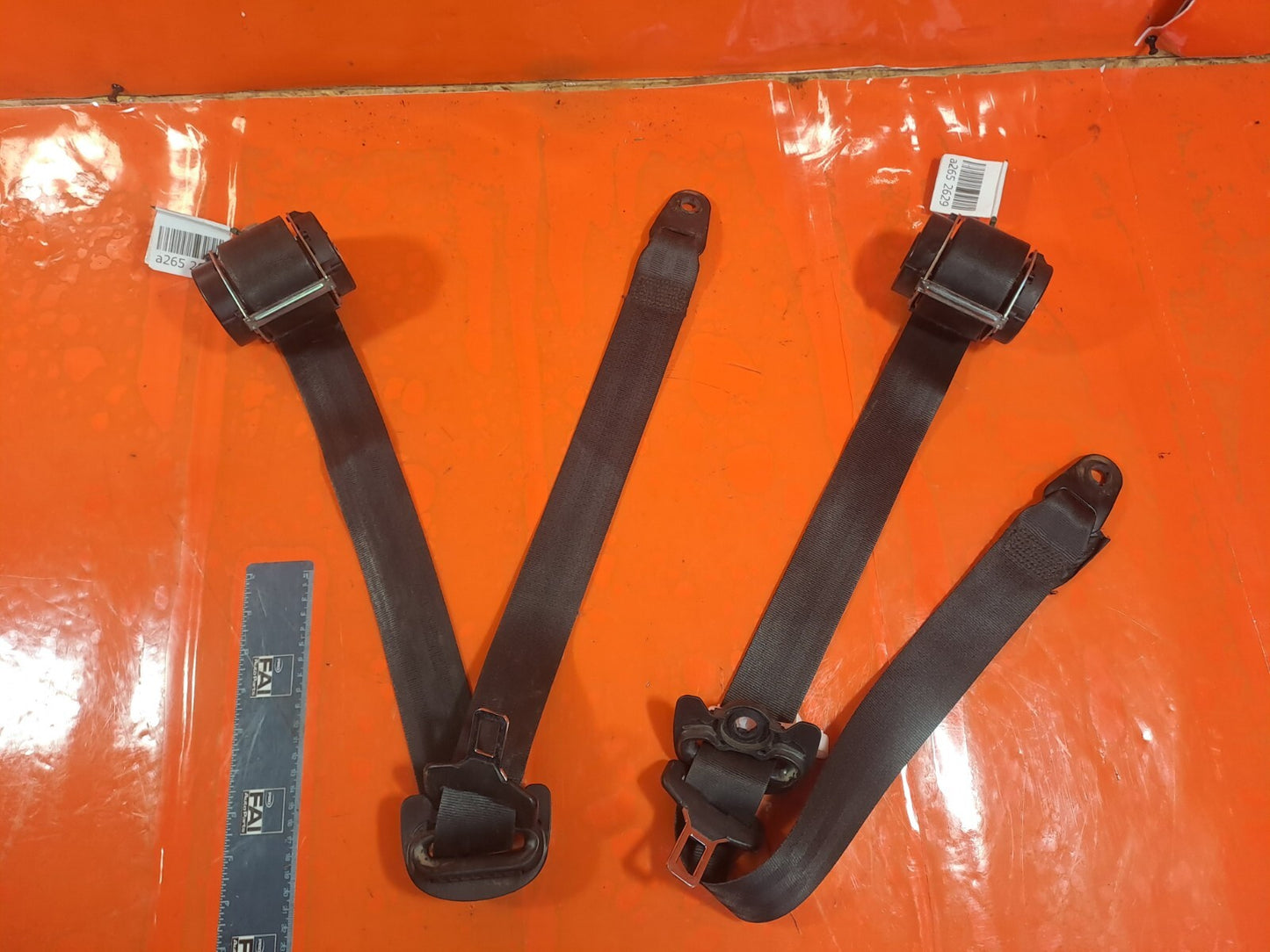 ✅2010 LAND ROVER DISCOVERY 4 L319 REAR SEAT BELTS PAIR + WARRANTY A265 - Image 2