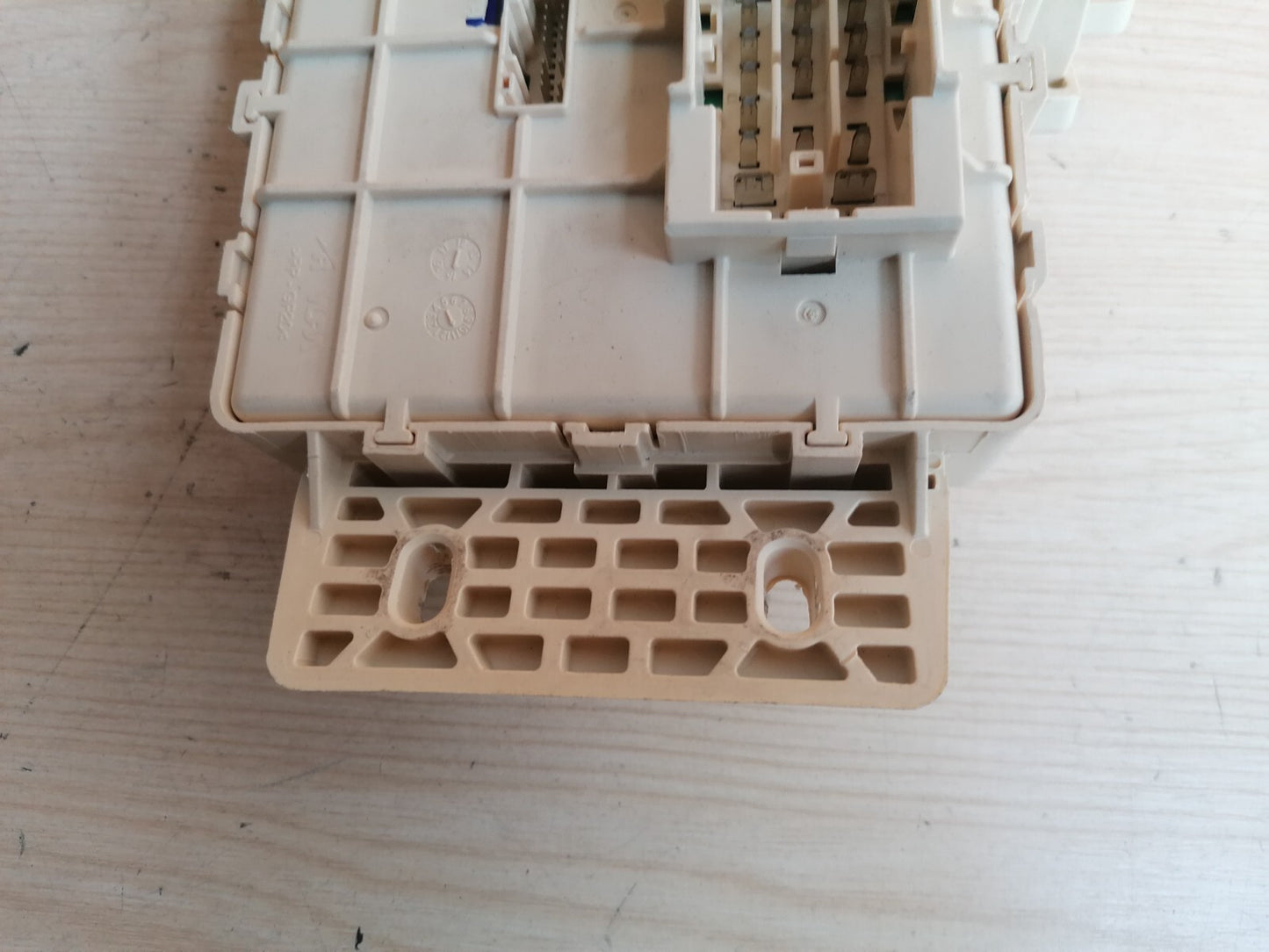 KIA SOUL MK2 1.6 PETROL 2016 FUSE BOX 91950B2562 X00 - Image 11