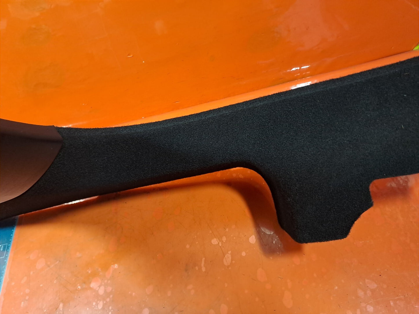 TESLA MODEL 3 LONG 2024 RIGHT SIDE LOWER B PILLAR COVER TRIM 1733762-10-D A207 - Image 10