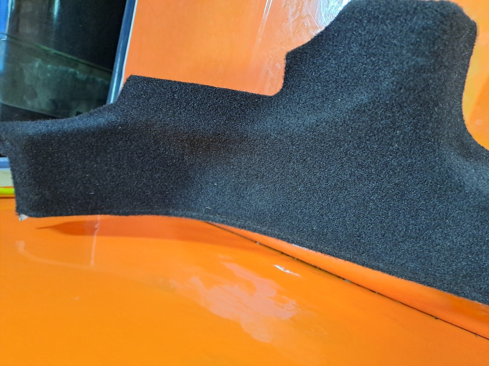 TESLA MODEL 3 LONG 2024 RIGHT SIDE LOWER B PILLAR COVER TRIM 1733762-10-D A207 - Image 8