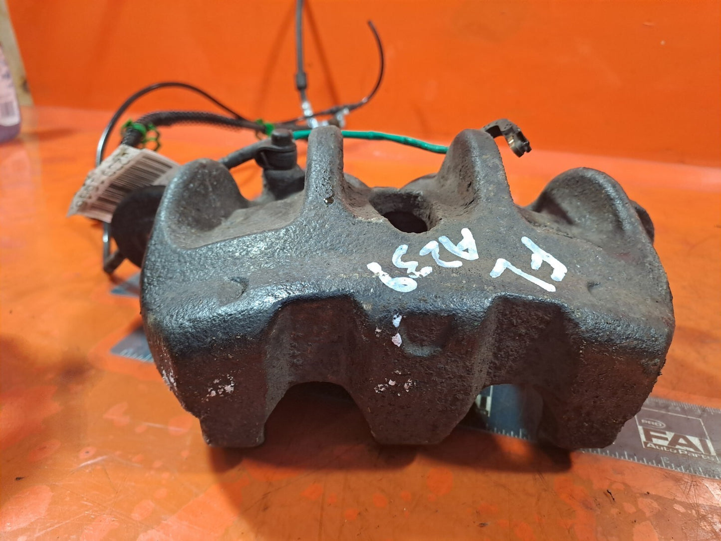 ✅2011 LAND ROVER DISCOVERY 4 L319 3.0D FRONT LEFT BRAKE CALIPER + WARRANTY A239 - Image 3