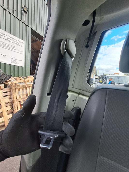2021 VW Transporter T30 Seat Belt Front Right Driver Side Warranty A412 - Image 2