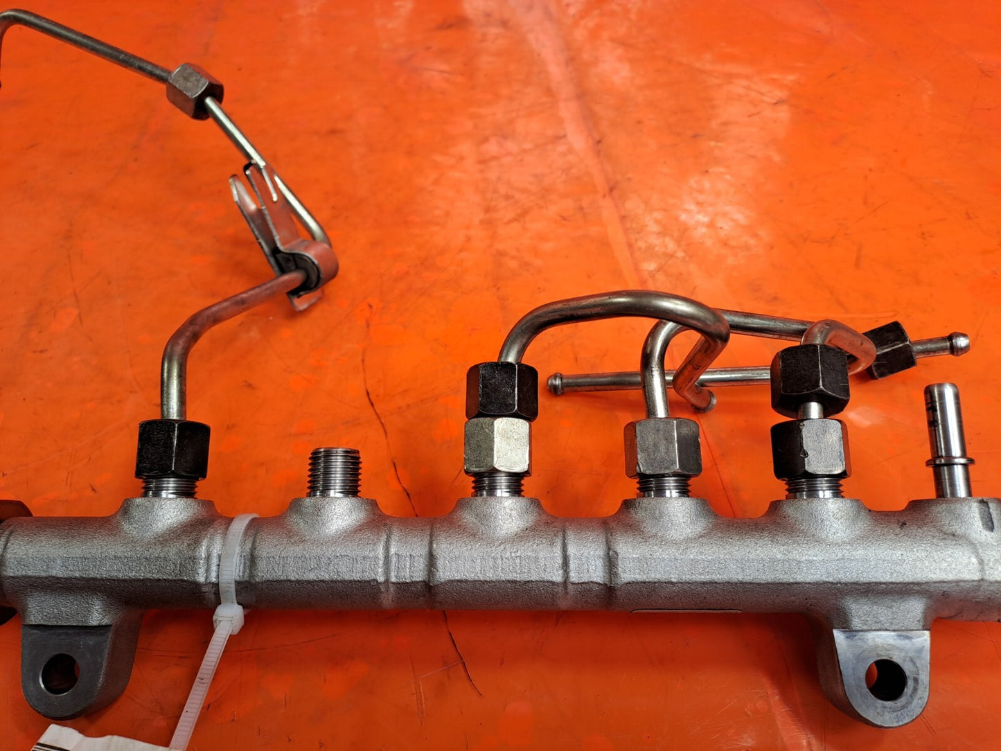 ✅2016 SSANGYONG TIVOLI ElX 1.6D INJECTOR FUEL RAIL A6730700095 + WARRANTY A279 - Image 9