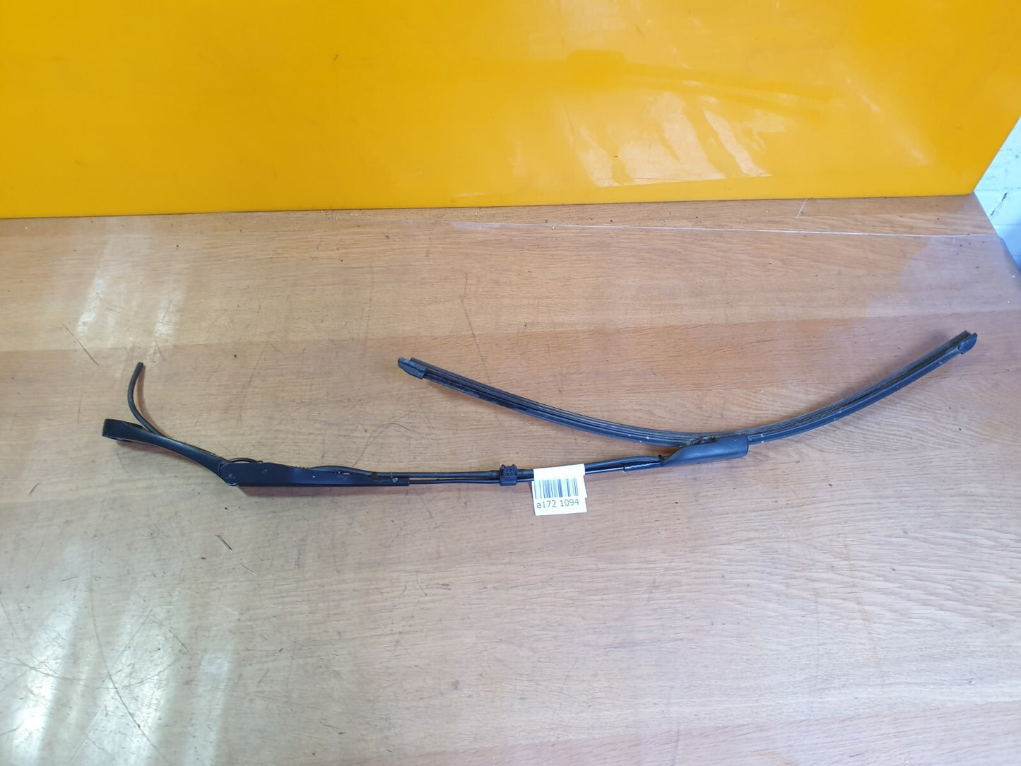 ✅2022 TESLA MODEL Y FRONT RIGHT WIPER ARM WITH BLADE + WARRANTY A172 - Image 1