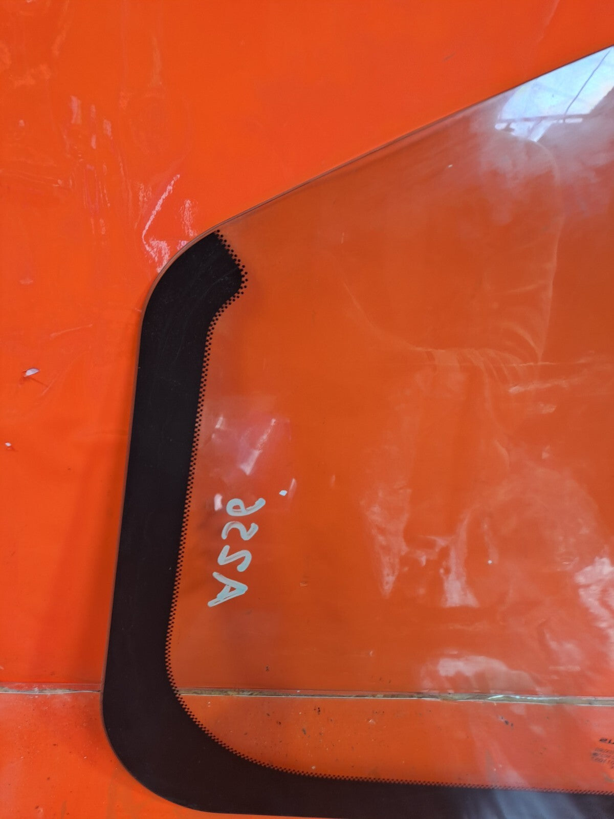 ✅RENAULT TRAFIC MK3 Sl27 1.6 DIESEL 2016 FRONT RIGHT DOOR QUARTER WINDOW GLASS - Image 9