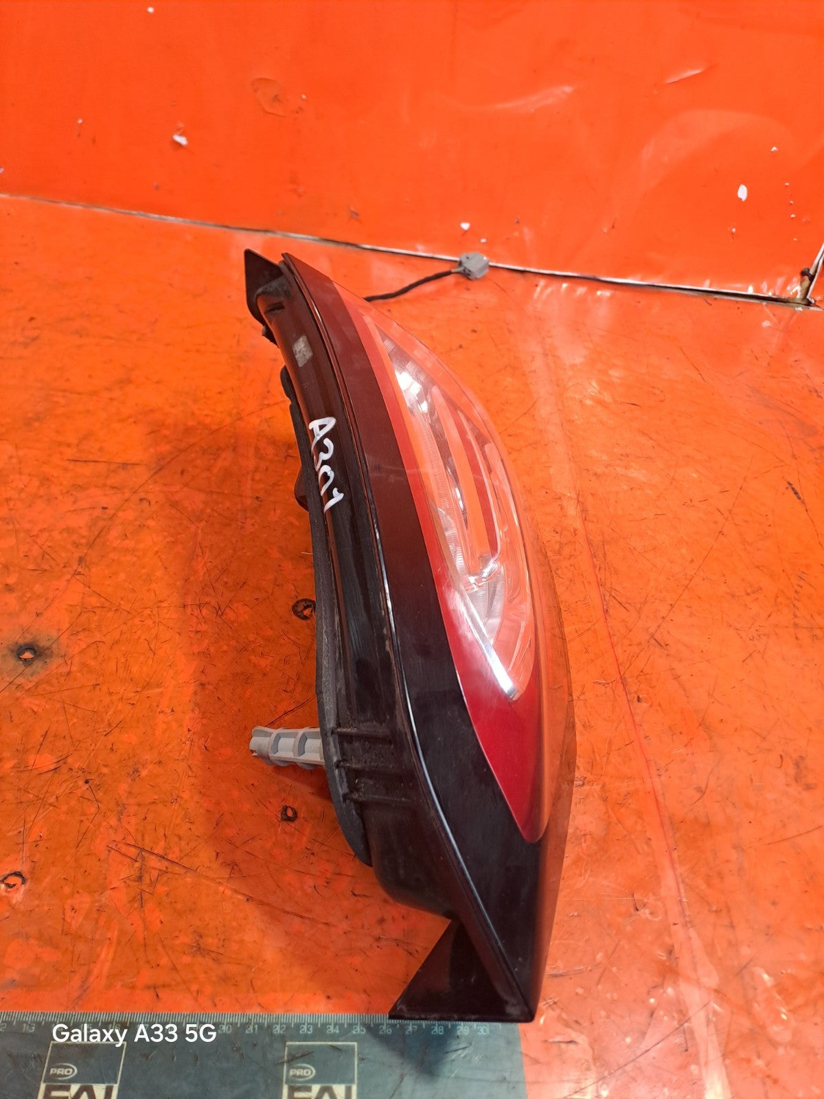 ✅FORD GALAXY ZETEC 2.0 DIESEL 2018 REAR RIGHT INNER TAIL LIGHT EM2B-13A602-AH - Image 3