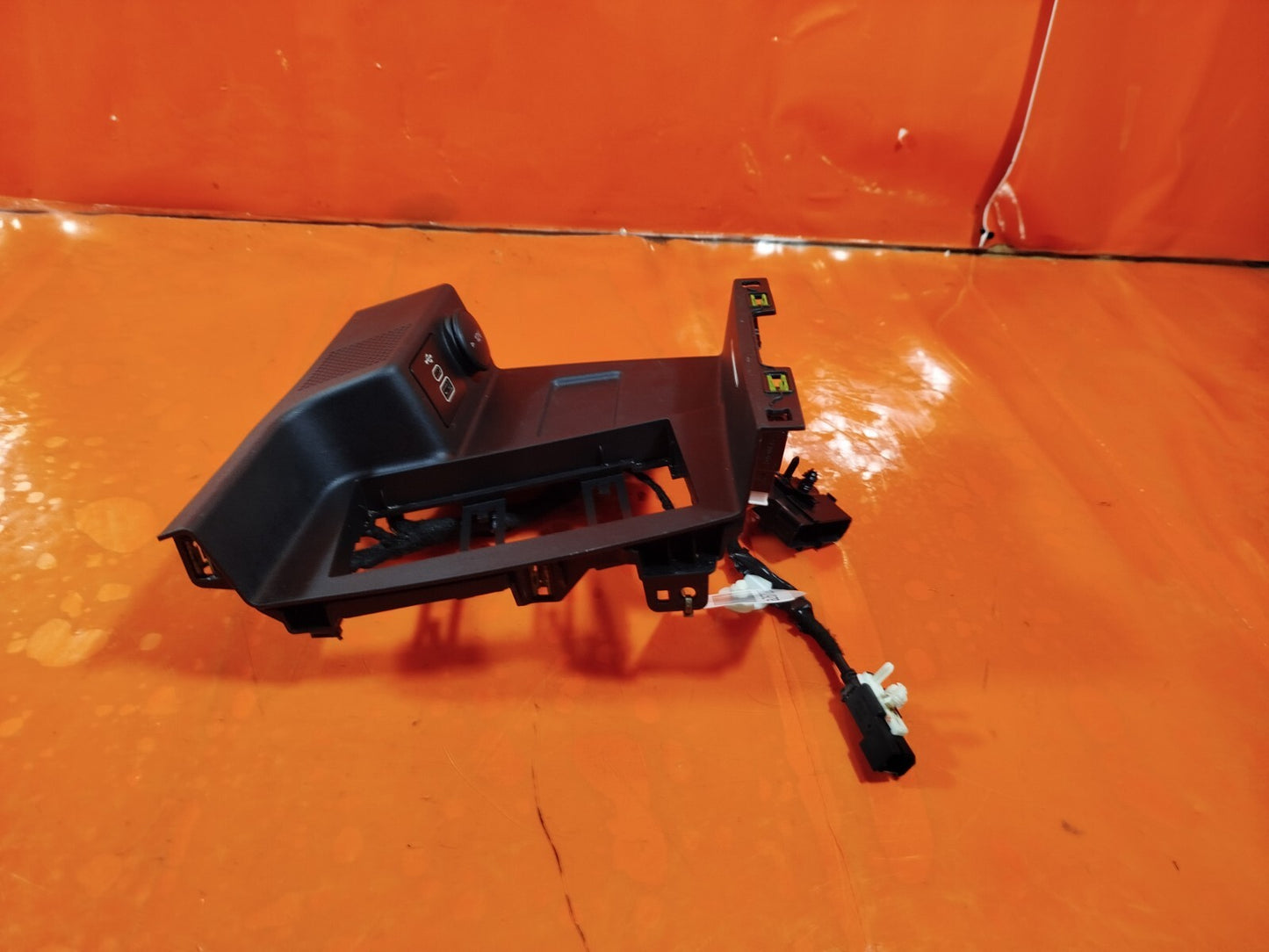 ✅Ford Focus St-Line 1.0 Petrol 2024 CENTER CONSOLE USB PORT SOCKET Warranty A267 - Image 4