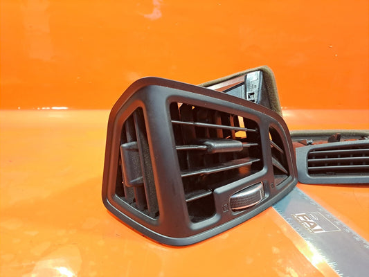 ✅FORD C-MAX ZETEC 1.0 PETROL 2018 DASHBOARD AIR VENTS F1CB-R018B08-BAW Warranty - Image 2