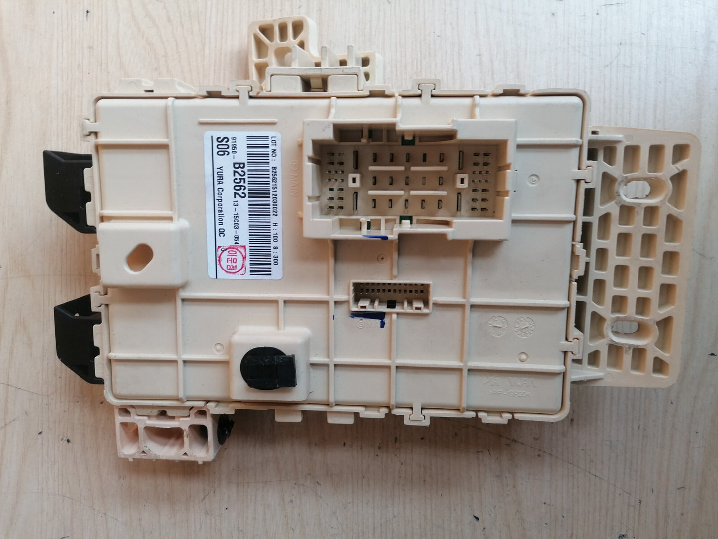 KIA SOUL MK2 1.6 PETROL 2016 FUSE BOX 91950B2562 X00 - Image 9