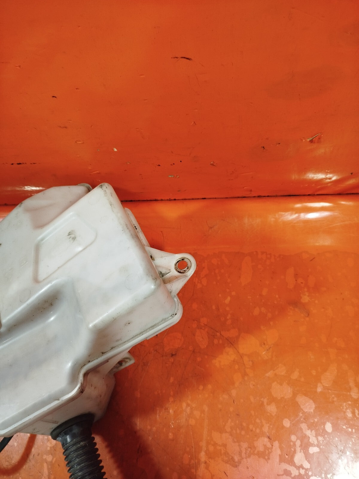 ✅2010 LAND ROVER DISCOVERY 4 L319 WINDSCREEN WASHER BOTTLE TANK AH22-17A645-BD - Image 8