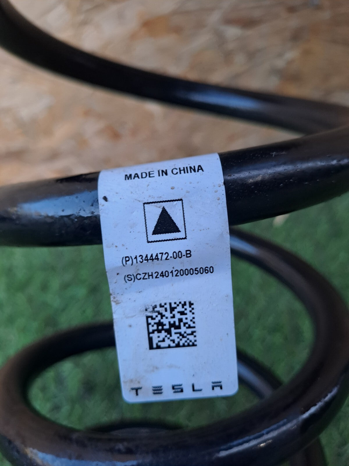 2024 TESLA MODEL 3 LONG REAR LEFT COIL SPRING 1344472-00-B + WARRANTY A207 - Image 10