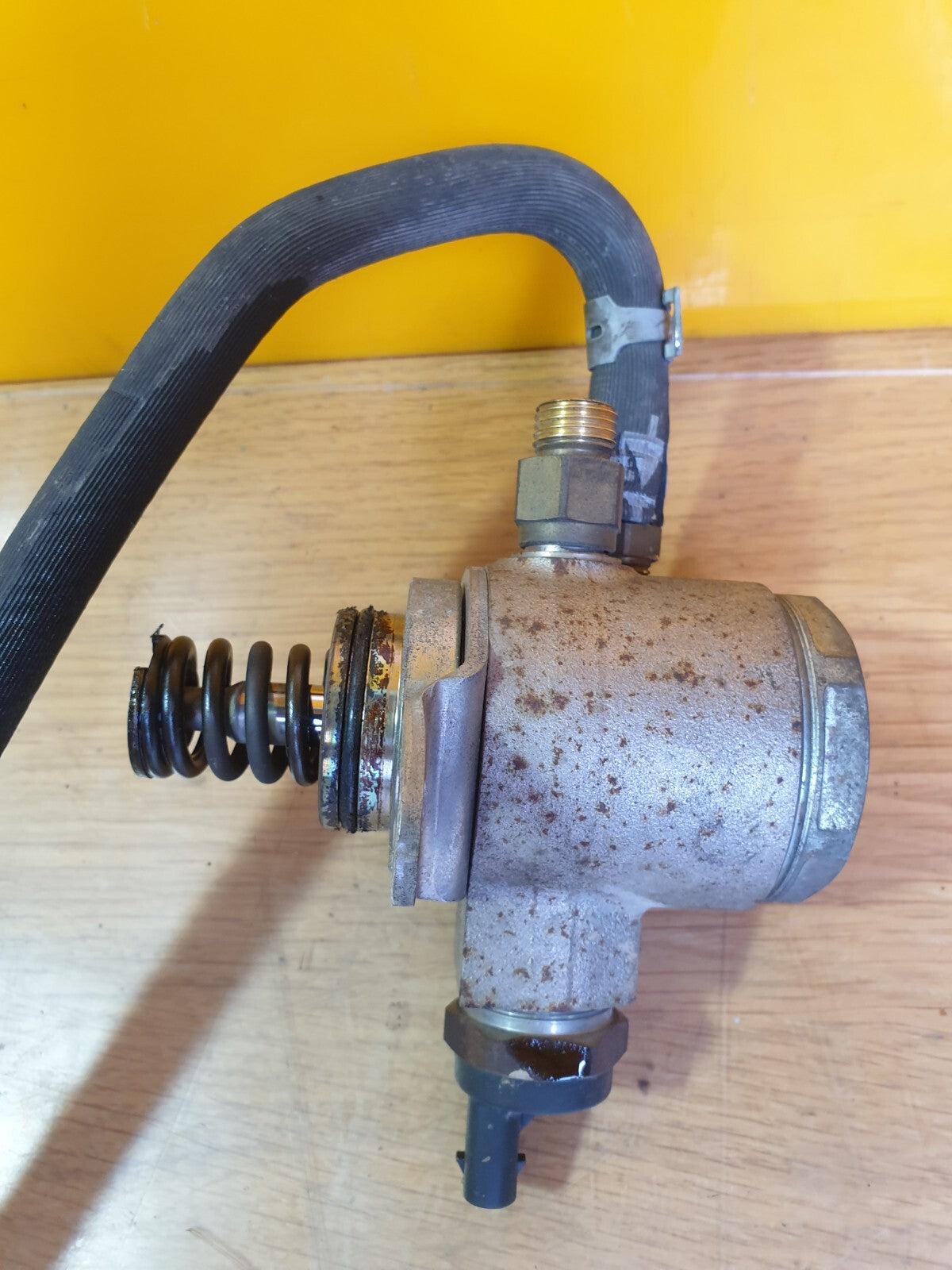 ✅AUDI A1 SPORT 1.4 PETROL 2011 HIGH PRESSURE FUEL PUMP 03C127026D Warranty A139 - Image 4