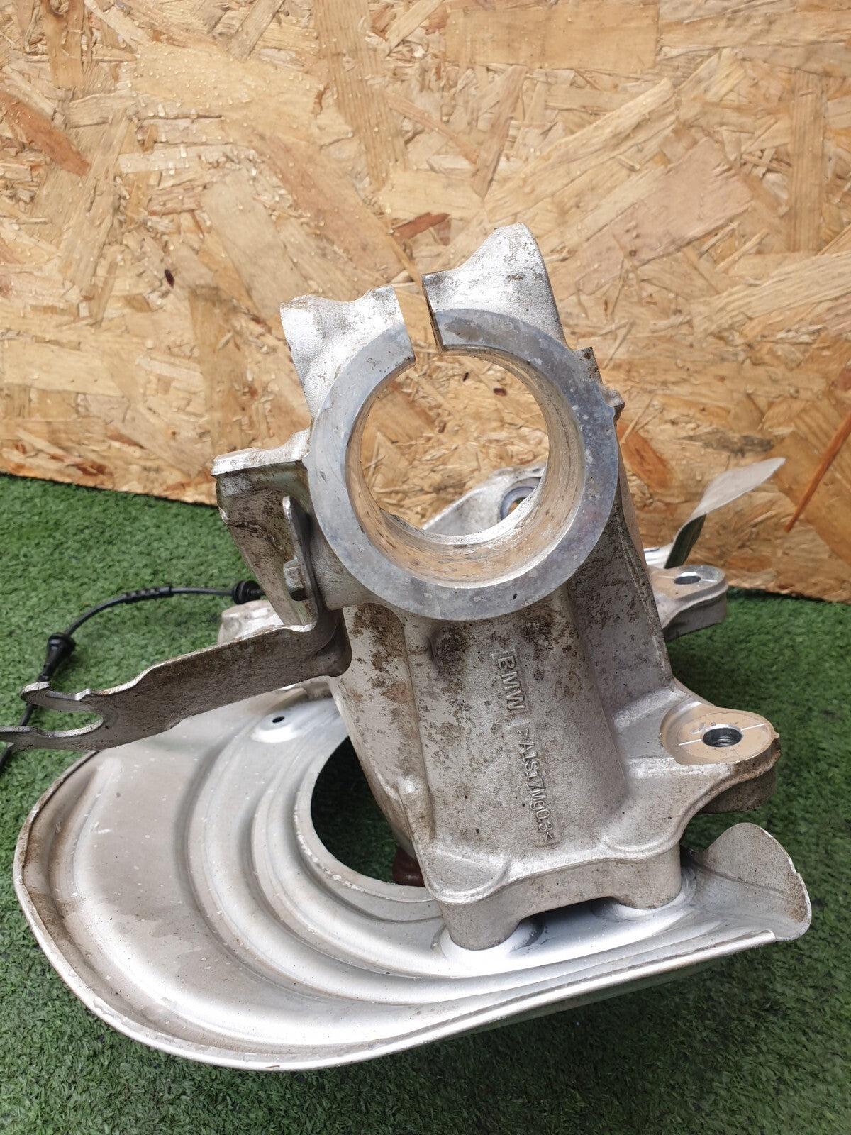 BMW Z4 G29 sDrive20i 2.0 PETROL 2023 FRONT LEFT WHEEL HUB SPINDLE 6871337 621654 - Image 11