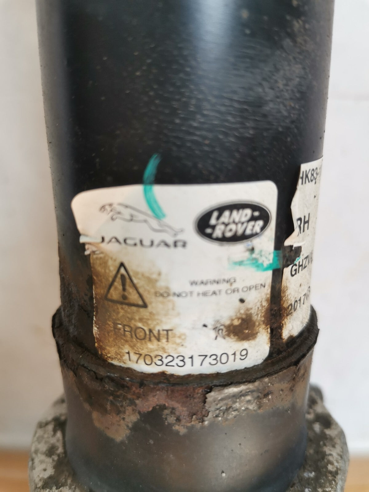 JAGUAR F-PACE X761 3.0 PETROL 2017 FRONT RIGHT SHOCK ABSORBER HK8318B037 A196 - Image 9