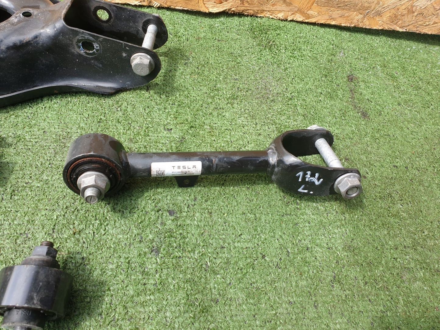 ✅2022 TESLA MODEL Y REAR LEFT SIDE ARM WISHBONE SET 1044441-00-F + WARRANTY A172 - Image 2