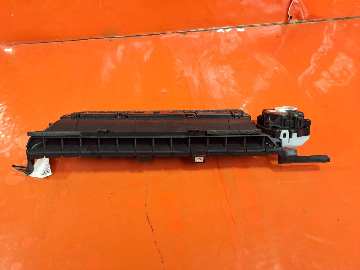 ✅2020 TESLA MODEL 3 RIGHT DRIVER SIDE DASHBOARD INNER AIR VENT 1111599-00-B - Image 9