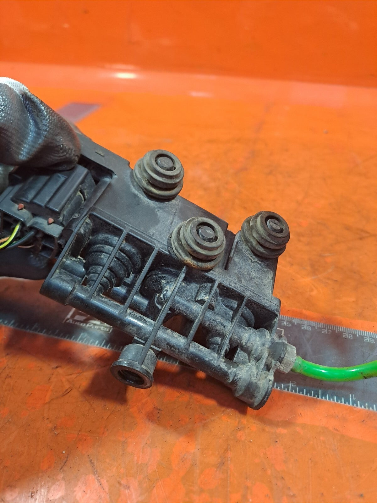 ✅2011 LAND ROVER DISCOVERY 4 L319 3.0D AIR SUSPENSION VALVE SOLENOID A239 - Image 8
