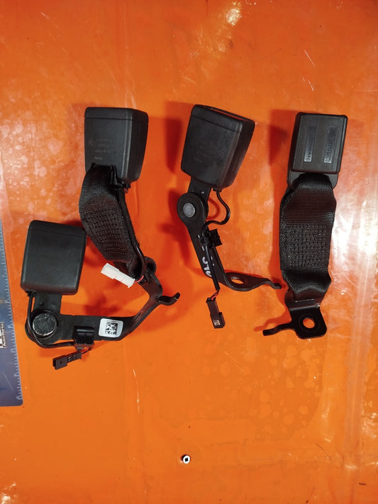 ✅BMW G20 330E 2.0 PETROL 2023 REAR SEAT BELT BUCKLES 7442031 7442030 635756500A - Image 2