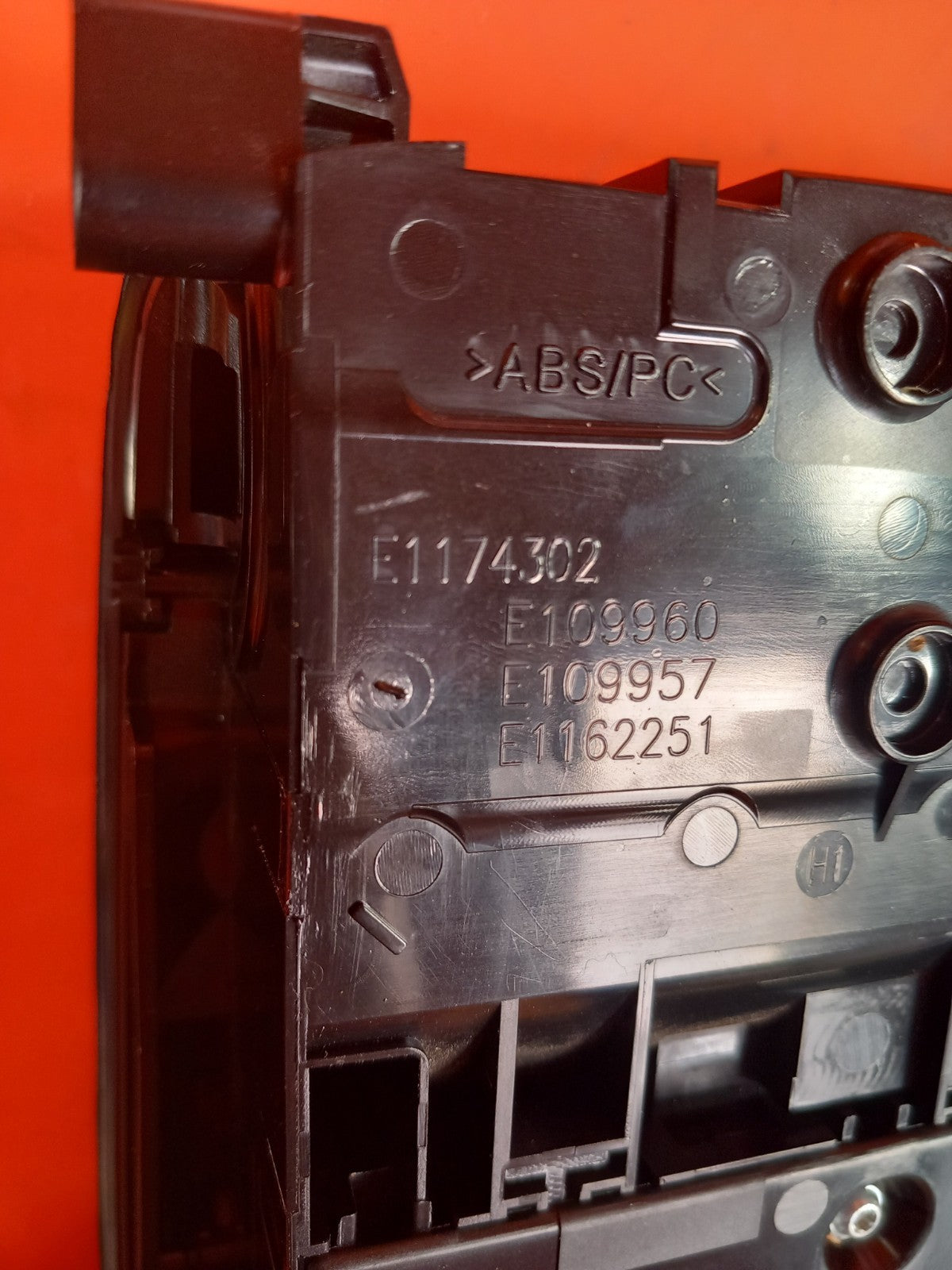 ebay-src:https://i.ebayimg.com/00/s/mtywmfgxmjaw/z/imgaaeswd-lqcf6c/$_57.jpg