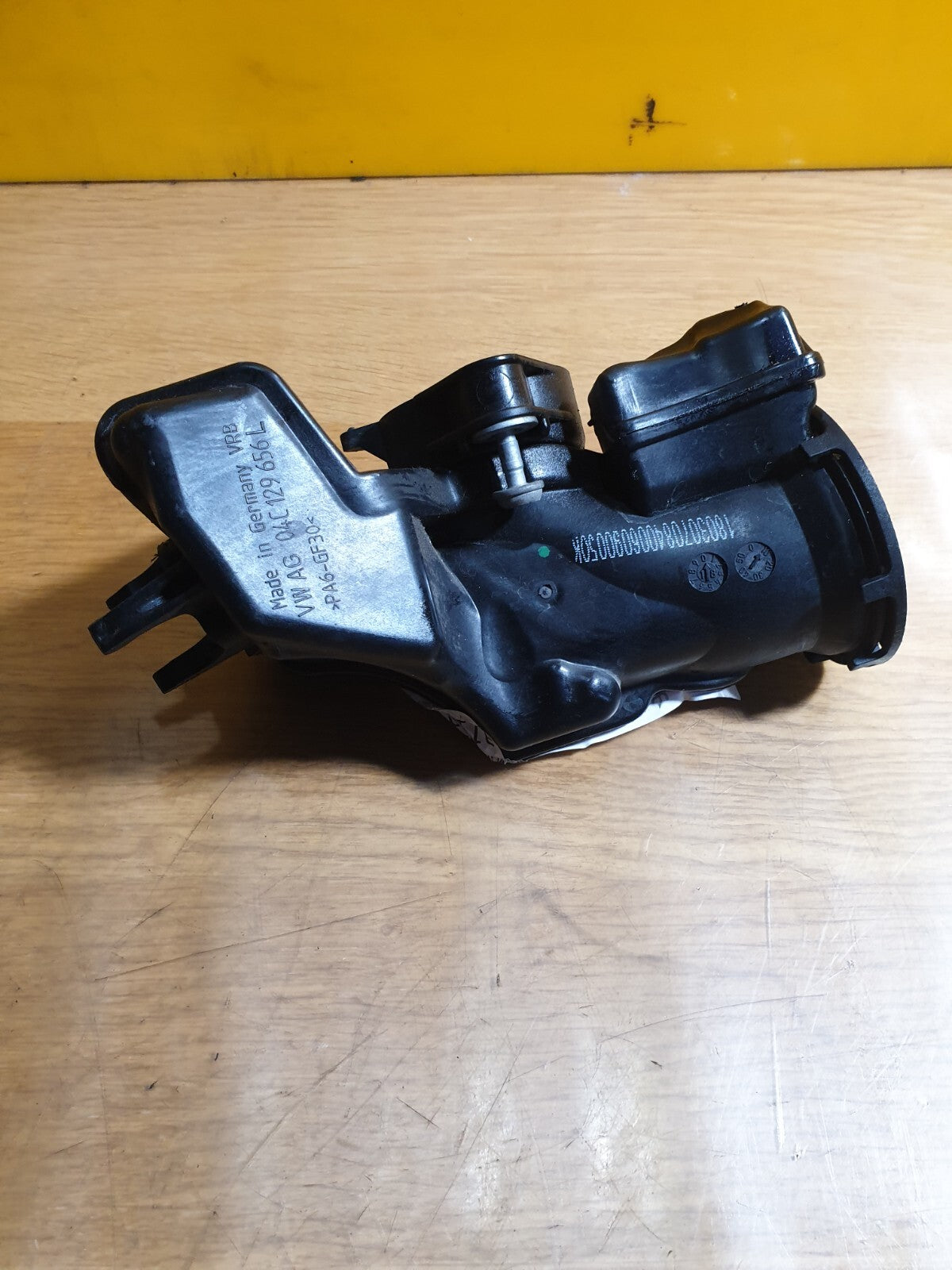 ✅SKODA FABIA MONTE CARLO 1.0 PETROL 2018 TURBO AIR INTAKE ELBOW PIPE 04C129656L - Image 1