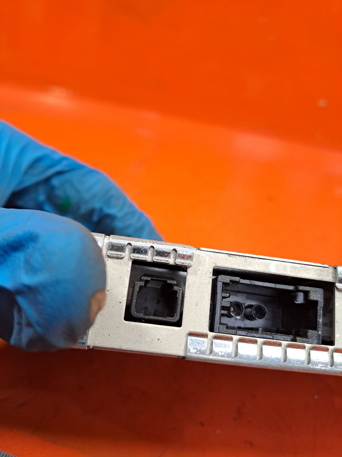 ✅2011 LAND ROVER DISCOVERY 4 L319 3.0D RADIO RECEIVER CONTROL MODULE ECU A239 - Image 9