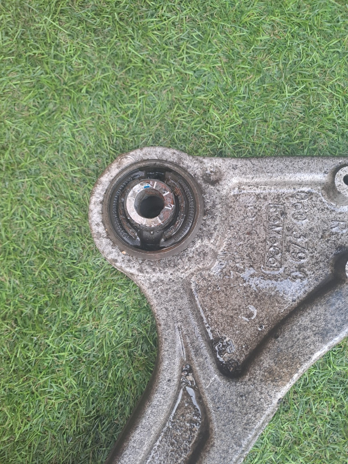 ✅Ford Mondeo Titanium 2016 2.0 Diesel FRONT RIGHT LOWER CONTROL ARM WISHBONE - Image 3