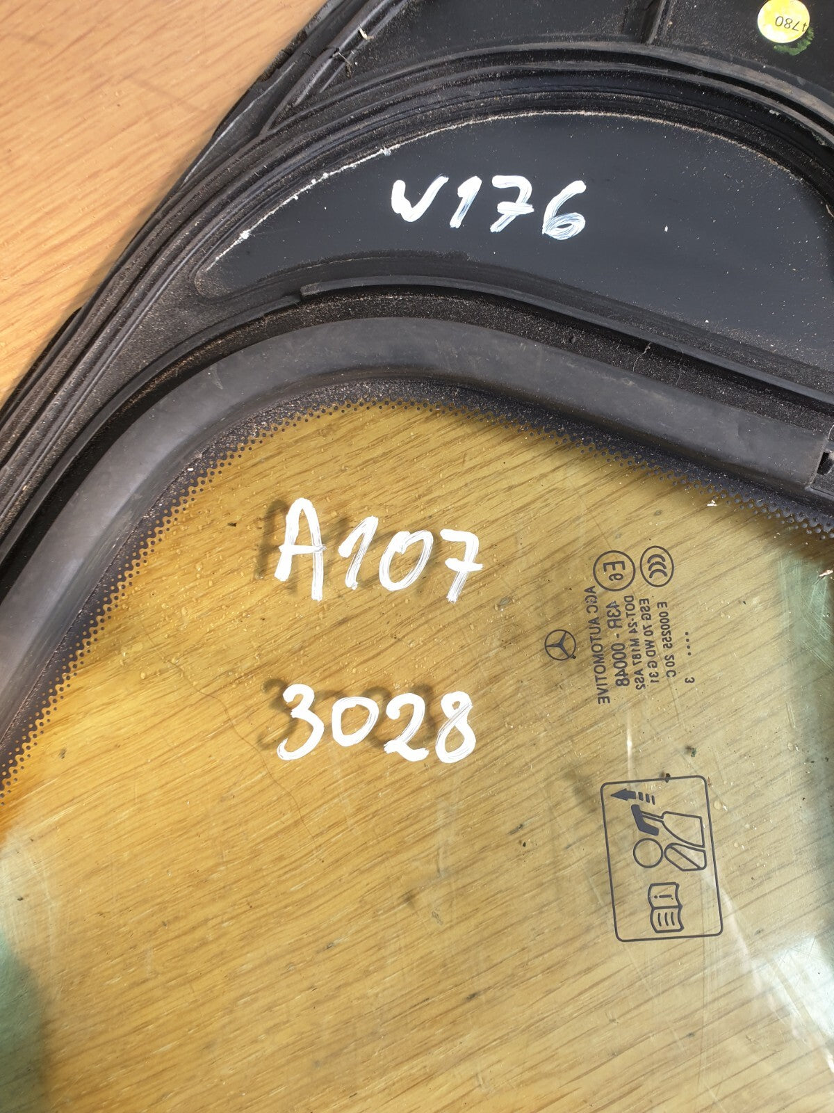✅2013 MERCEDES A CLASS W176 1.5D REAR RIGHT DOOR QUARTER GLASS 43R-00048 A107 - Image 12
